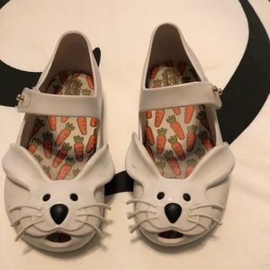 MM white bunnies size 9